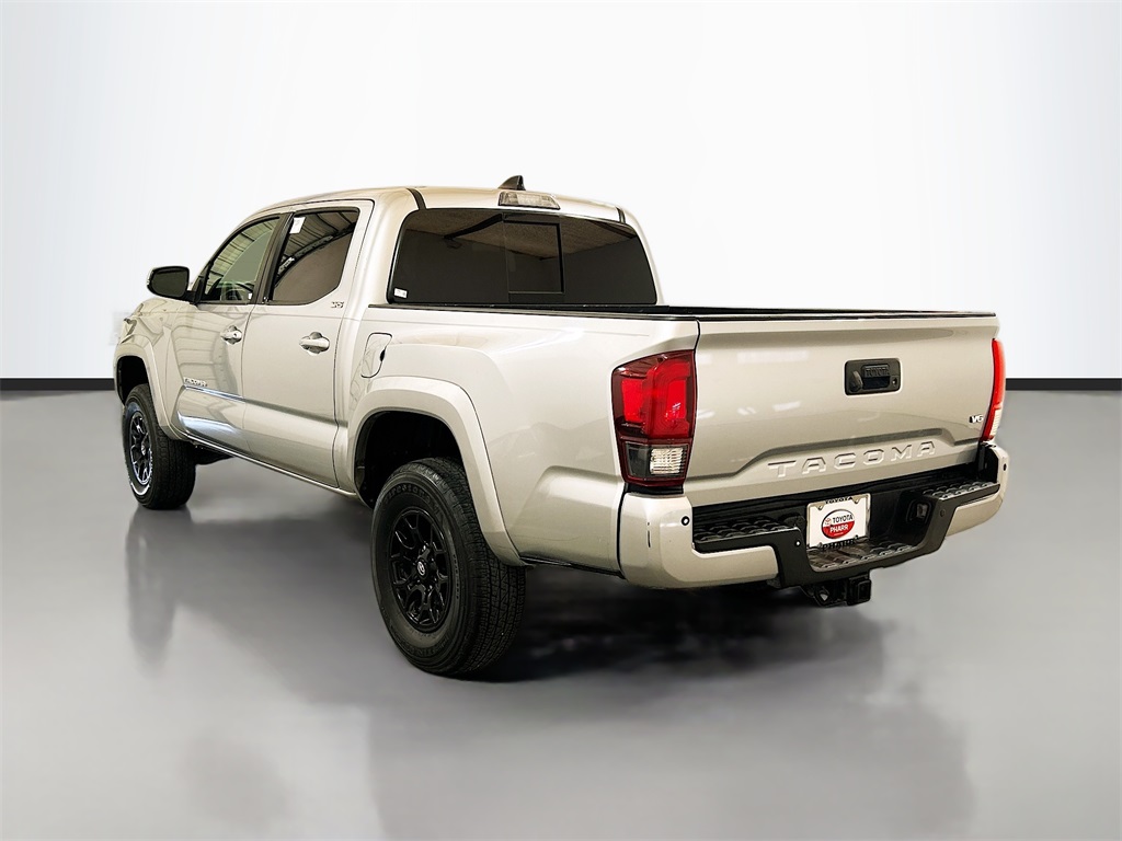 Vehicle image 5 of 31