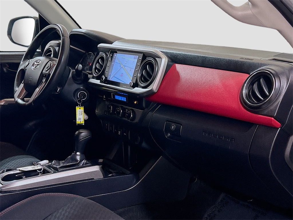Vehicle image 23 of 31