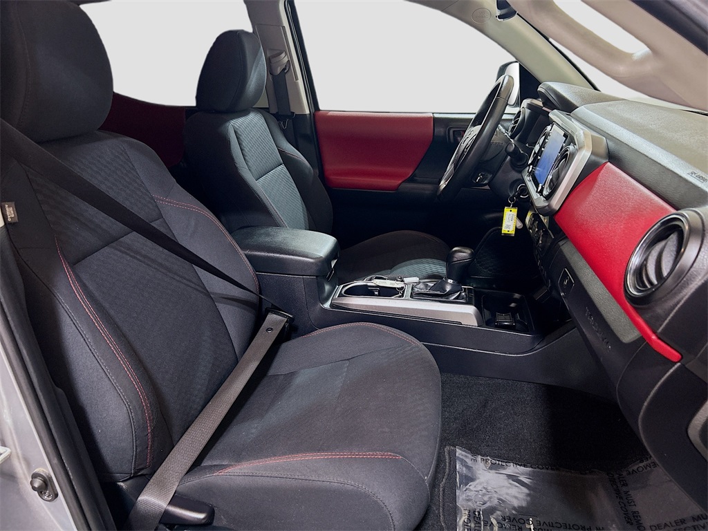 Vehicle image 22 of 31