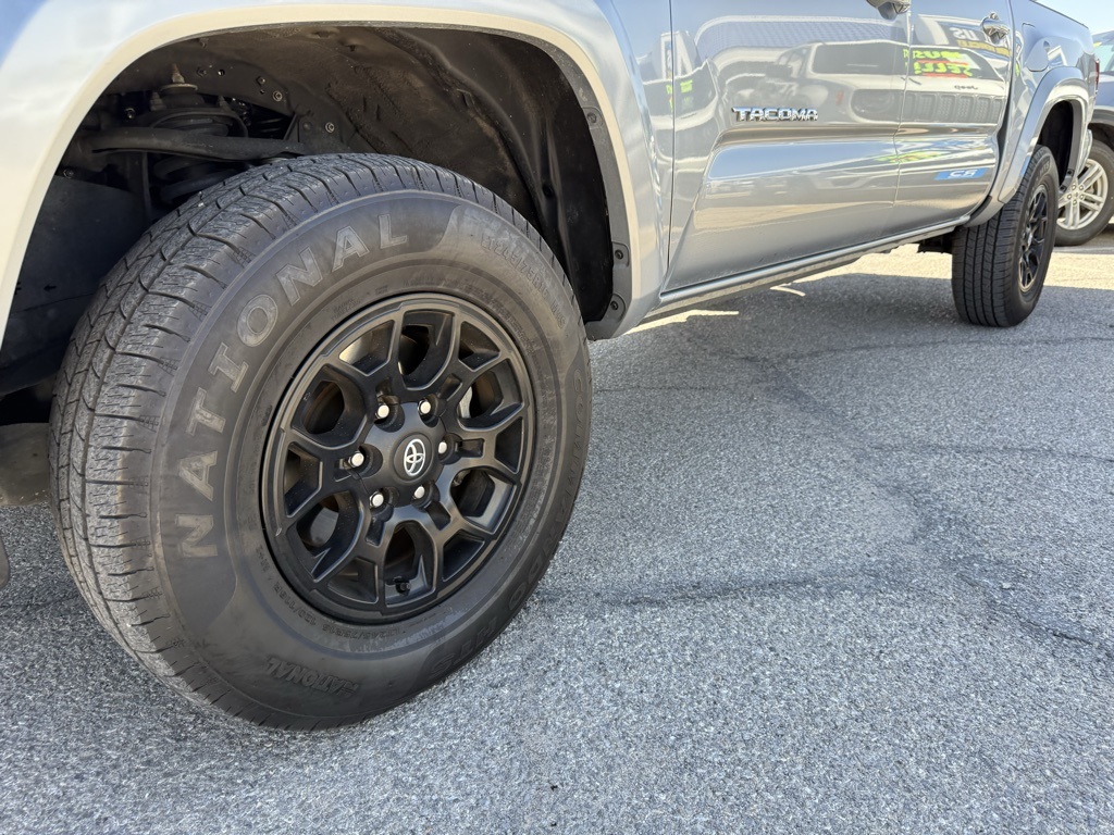 Vehicle image 10 of 27