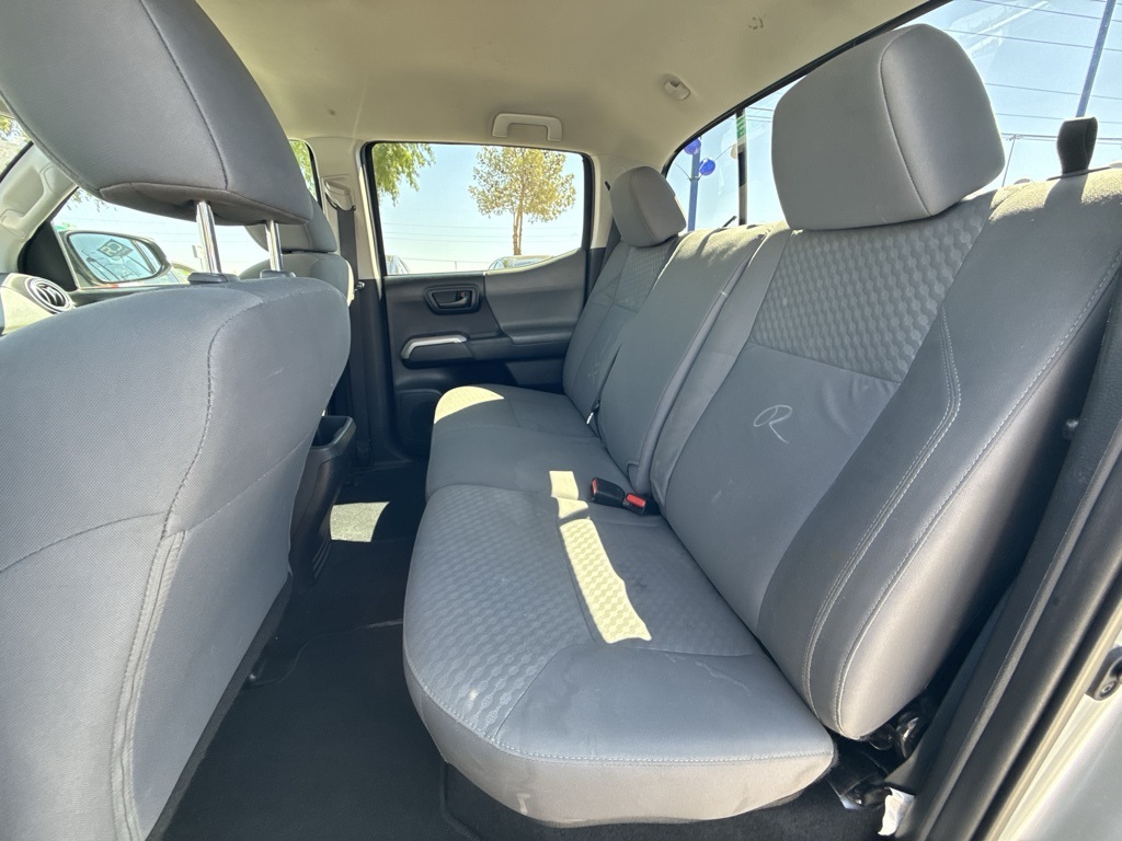 Vehicle image 23 of 27
