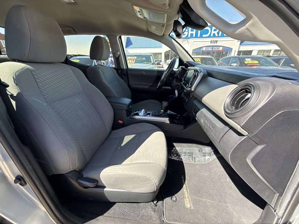 Vehicle image 25 of 27
