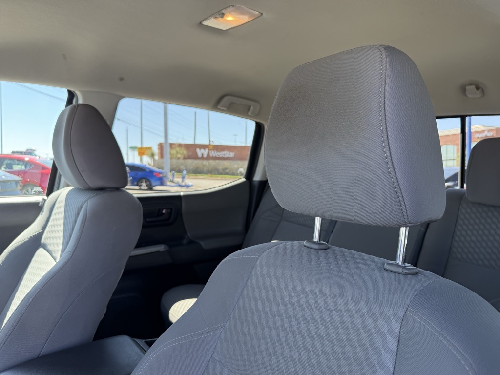Vehicle image 14 of 27