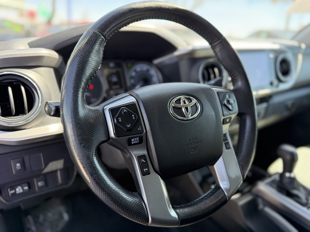 Vehicle image 15 of 27