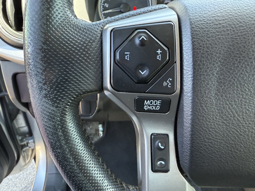 Vehicle image 16 of 27