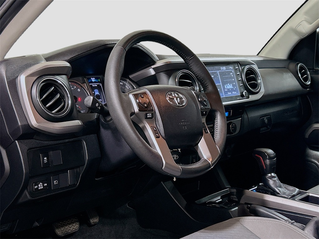 Vehicle image 7 of 27