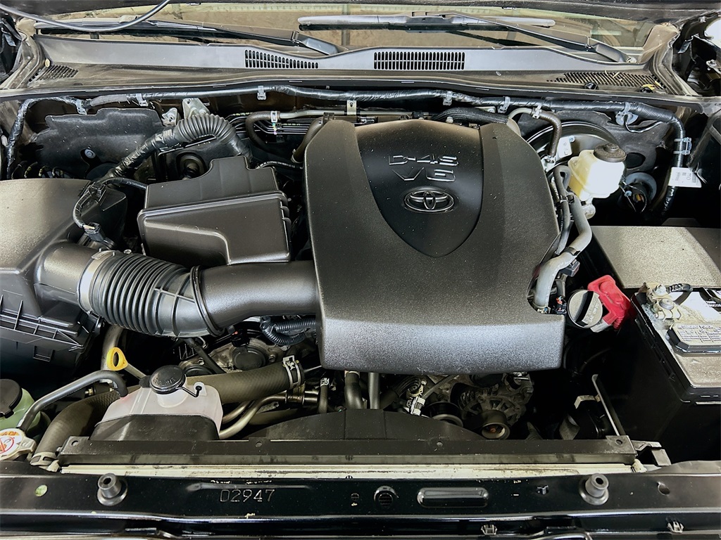 Vehicle image 25 of 27