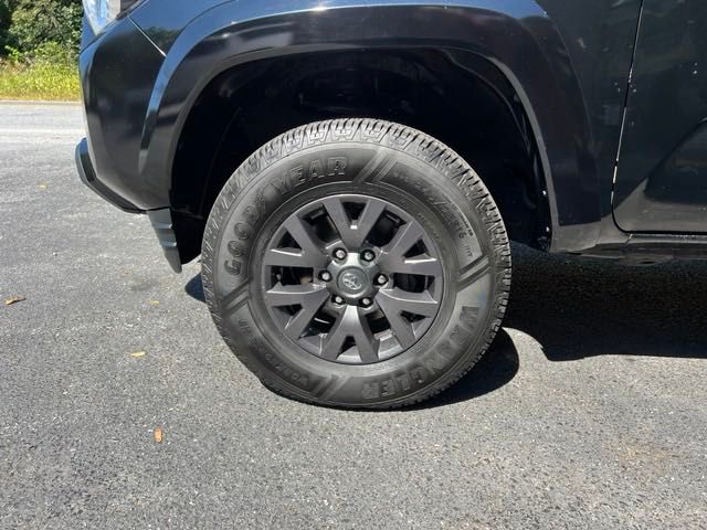 Vehicle image 10 of 36