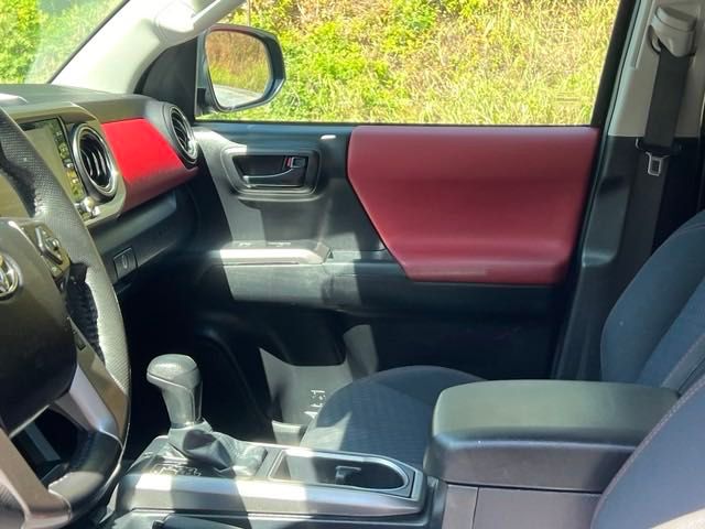 Vehicle image 22 of 36