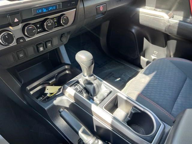 Vehicle image 21 of 36