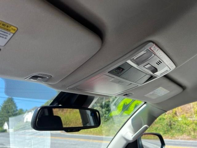 Vehicle image 31 of 36