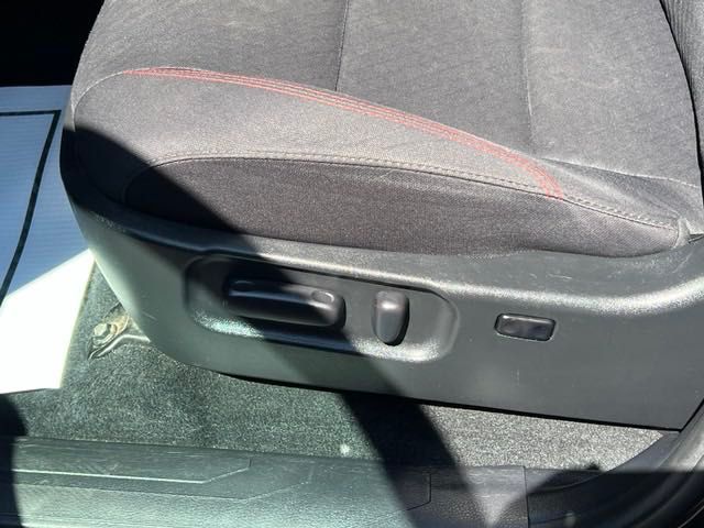 Vehicle image 26 of 36