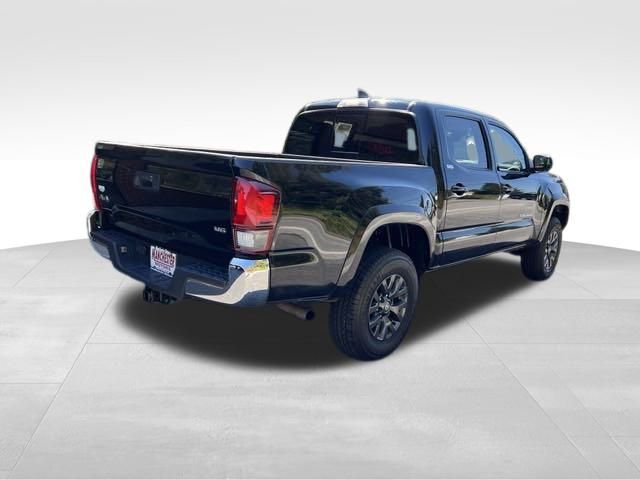 Vehicle image 5 of 36