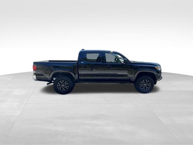 Vehicle image 4 of 36