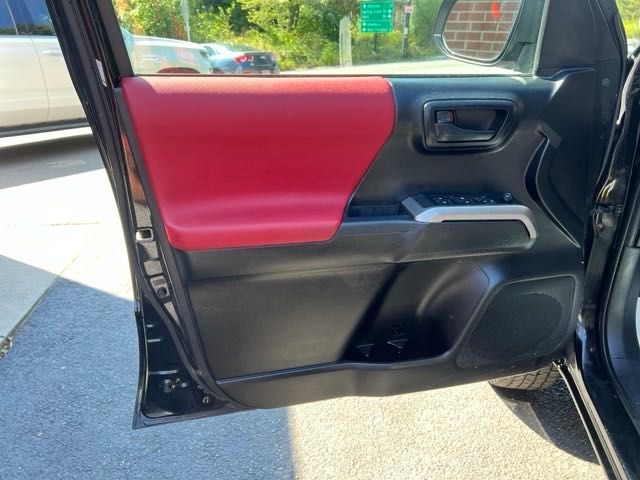 Vehicle image 16 of 36