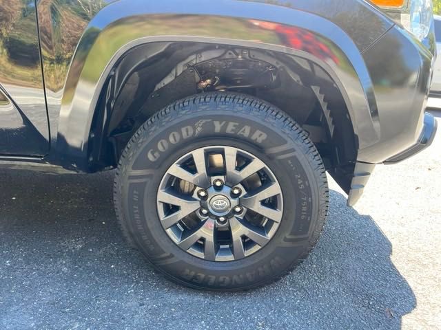 Vehicle image 11 of 36