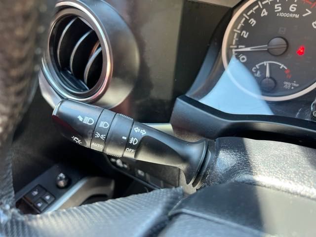 Vehicle image 29 of 36