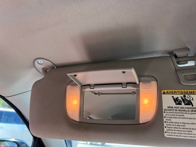 Vehicle image 32 of 36