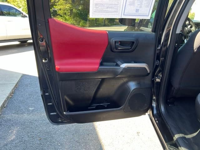Vehicle image 23 of 36