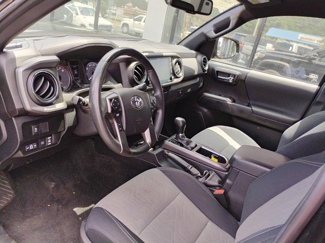 Vehicle image 10 of 13
