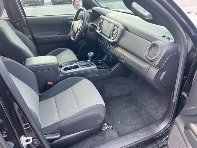 Vehicle image 14 of 20
