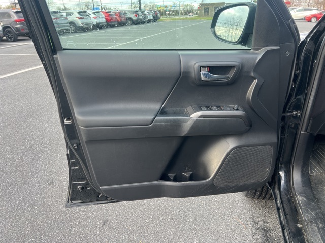 Vehicle image 10 of 20