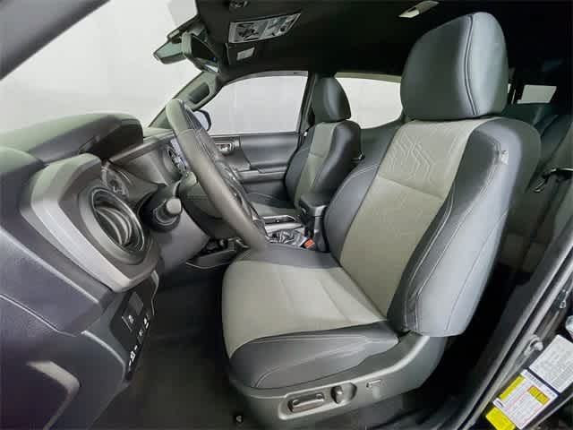 Vehicle image 24 of 34