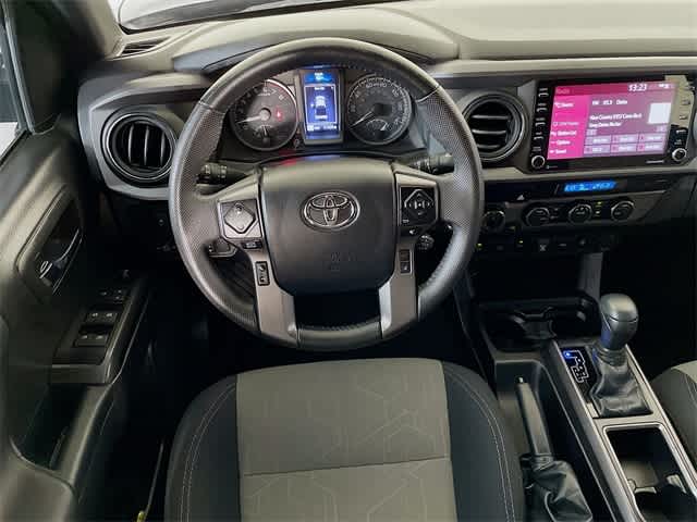 Vehicle image 25 of 34