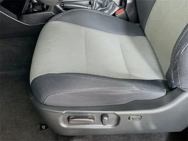 Vehicle image 23 of 34