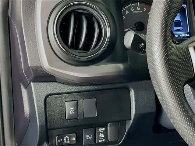 Vehicle image 14 of 34