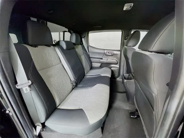 Vehicle image 29 of 34