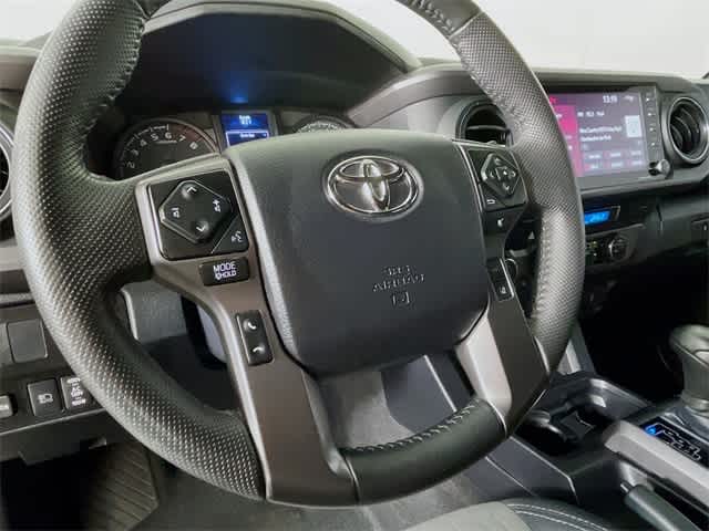 Vehicle image 15 of 34