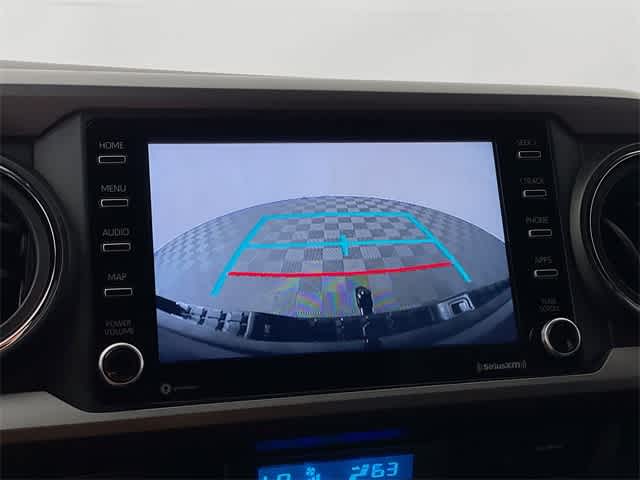 Vehicle image 17 of 34