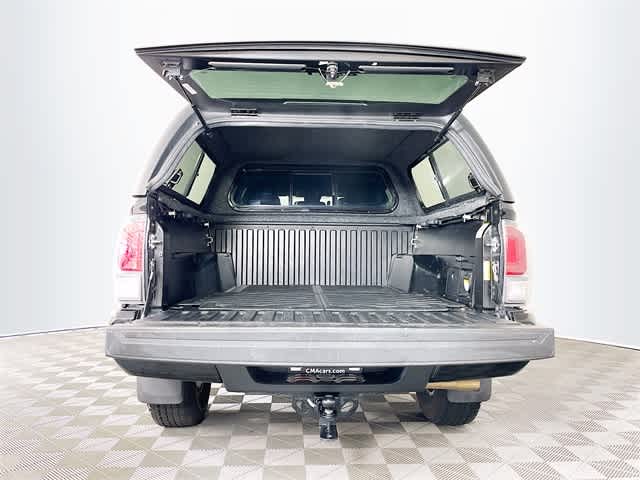 Vehicle image 28 of 34