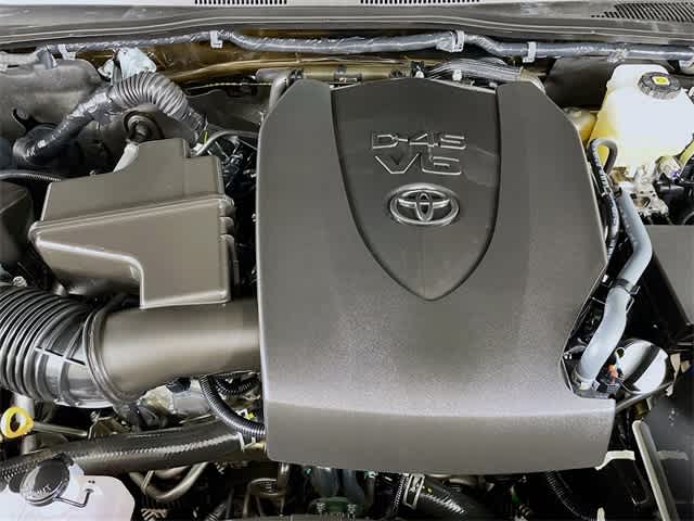 Vehicle image 32 of 34