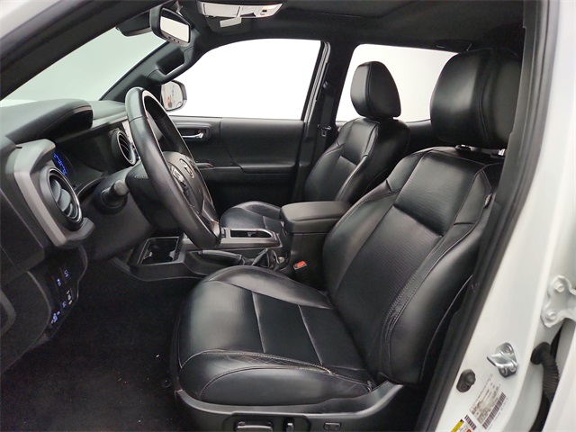 Vehicle image 10 of 29
