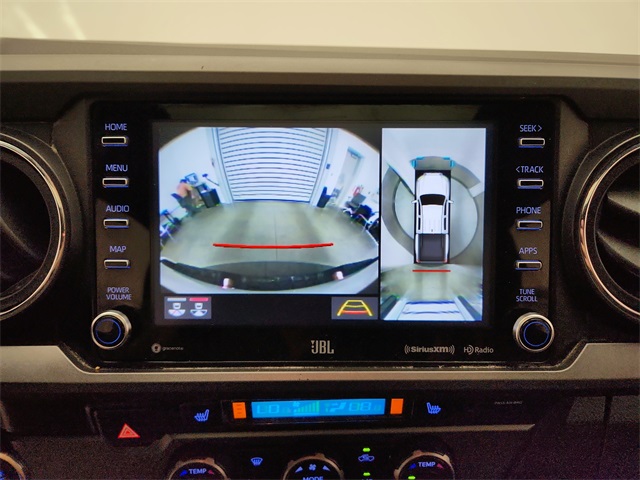 Vehicle image 17 of 29