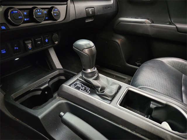 Vehicle image 15 of 29