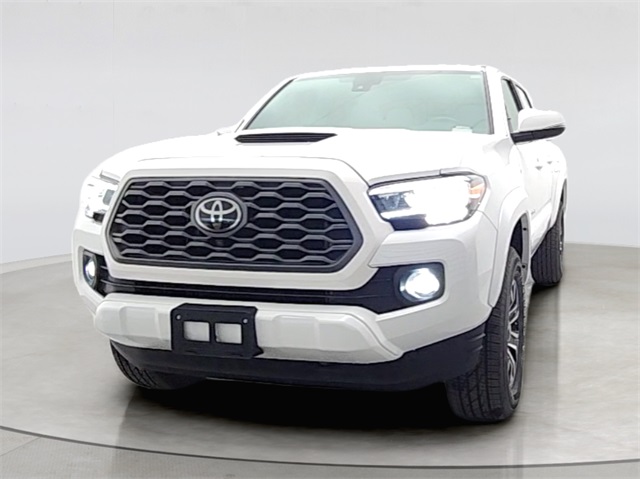 Vehicle image 2 of 29