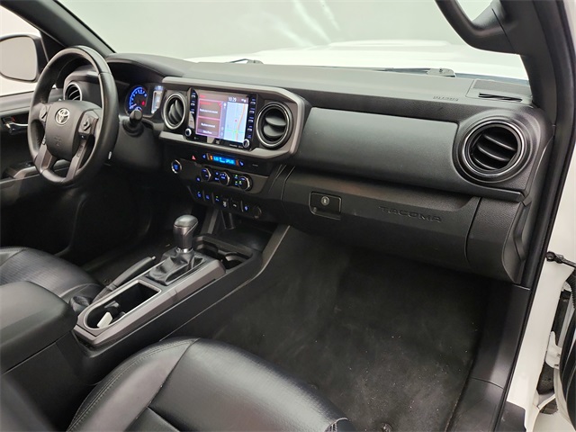Vehicle image 24 of 29