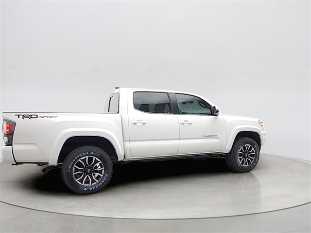 Vehicle image 4 of 29