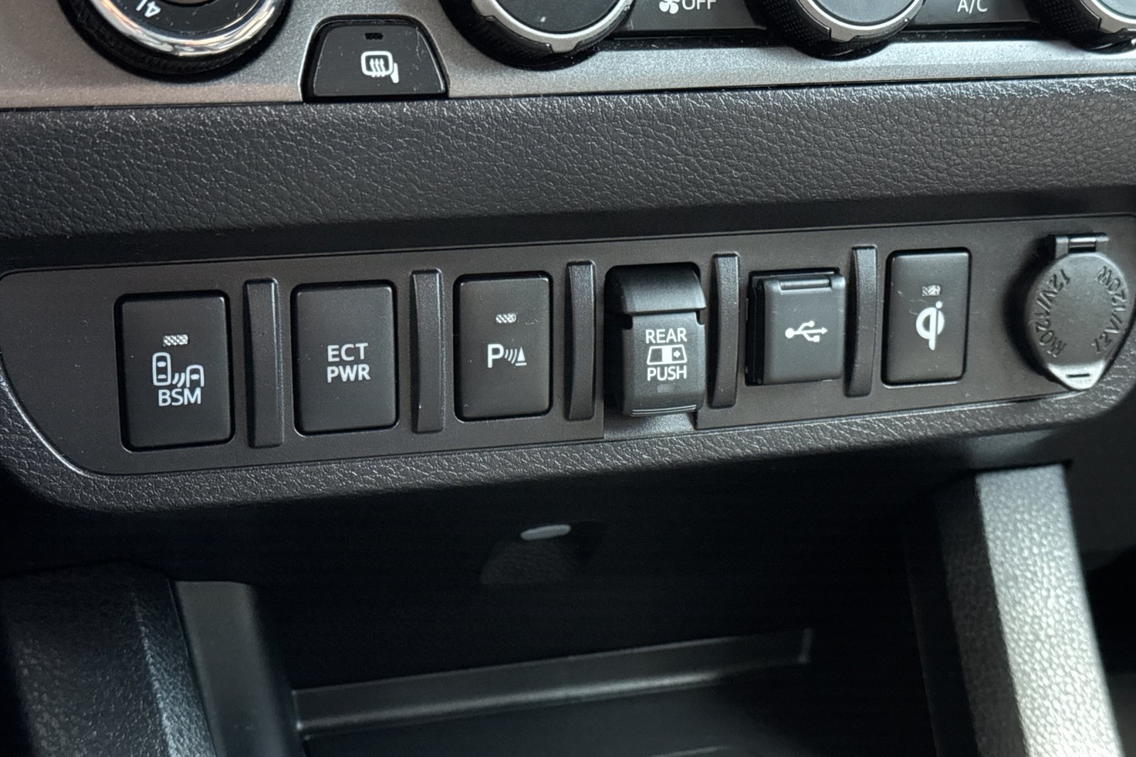 Vehicle image 31 of 56
