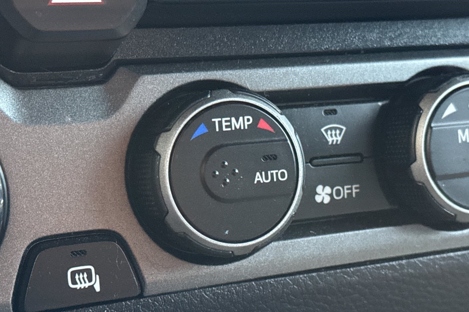 Vehicle image 29 of 56