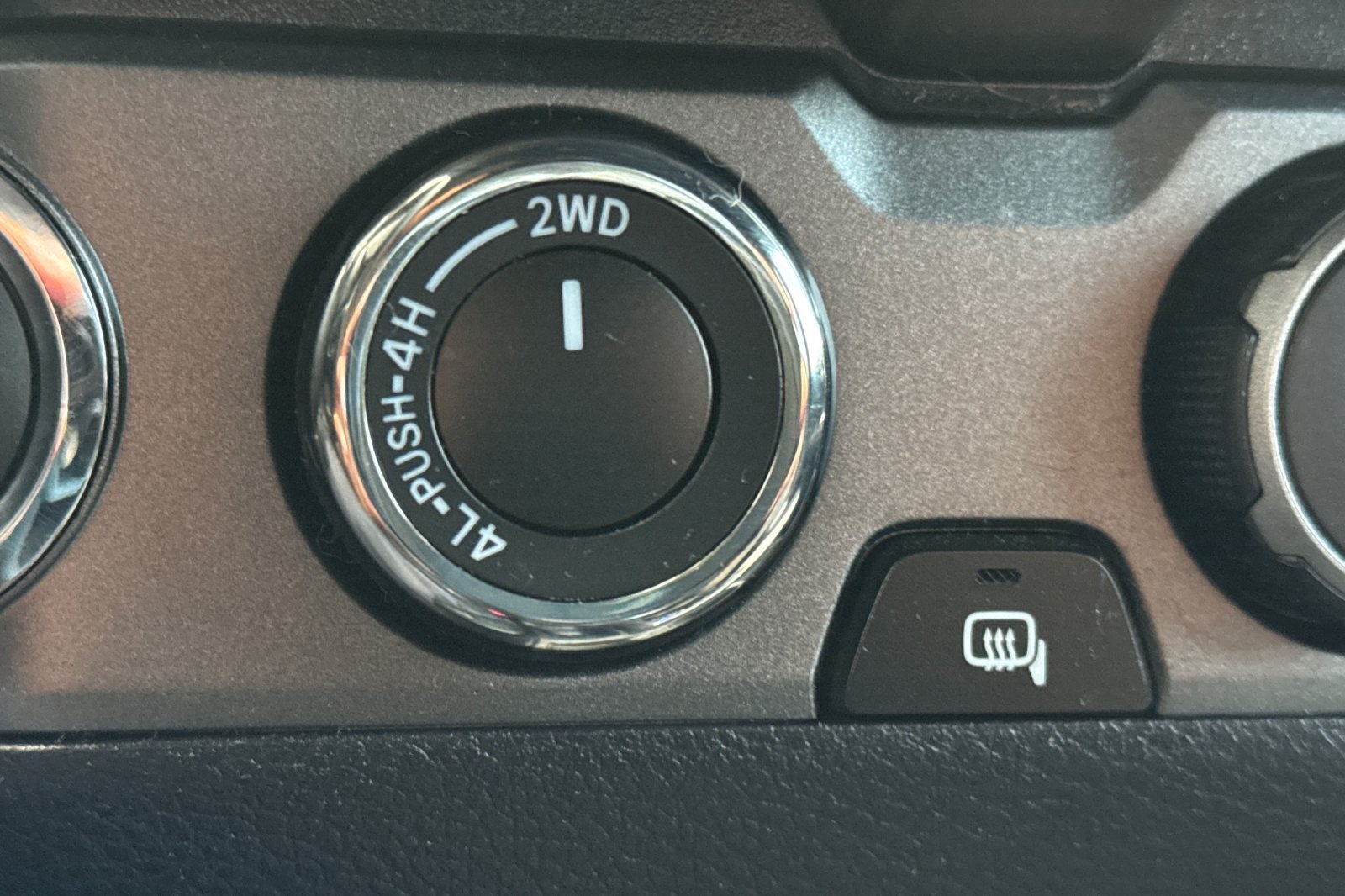 Vehicle image 32 of 56