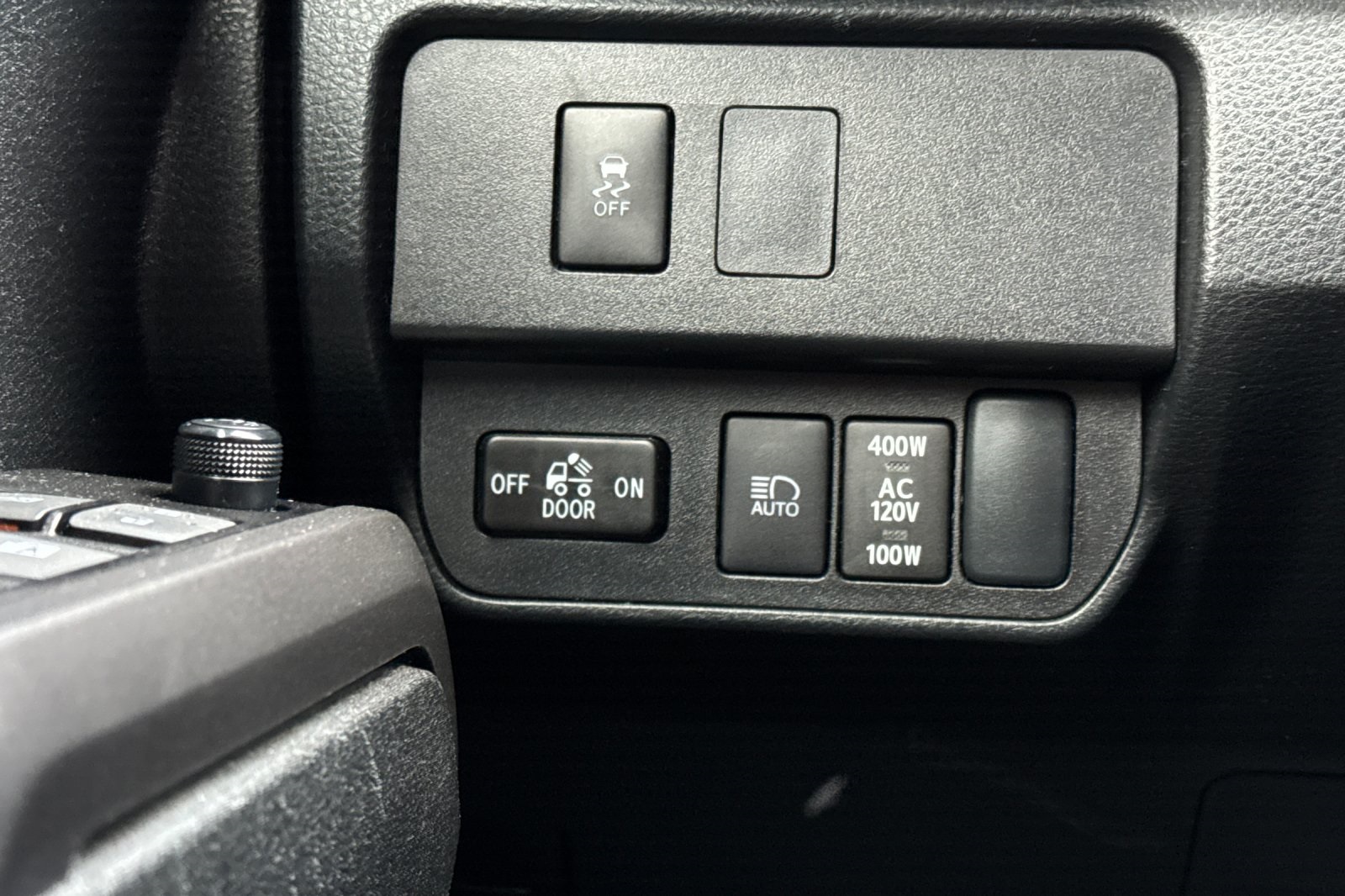 Vehicle image 41 of 56