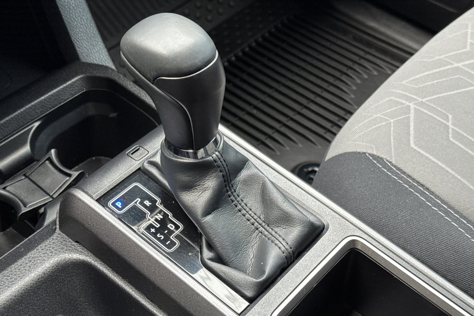 Vehicle image 34 of 56