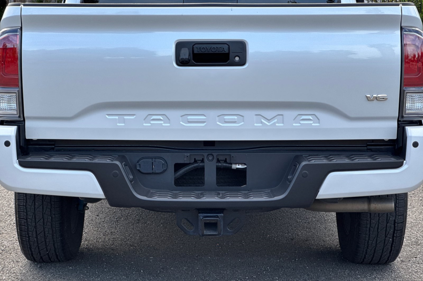 Vehicle image 10 of 56