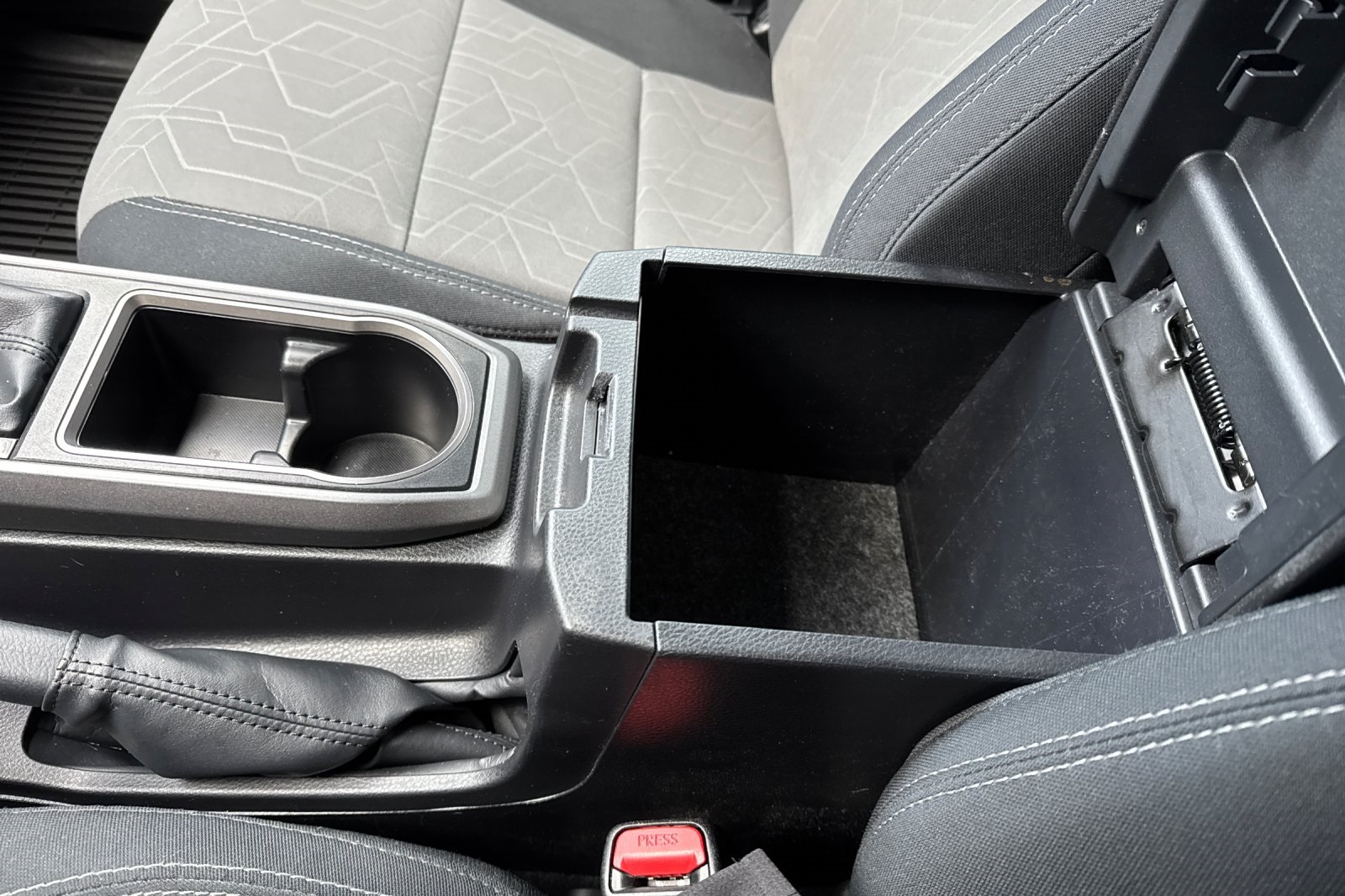 Vehicle image 33 of 56