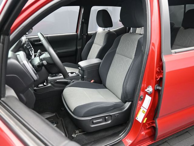 Vehicle image 32 of 53