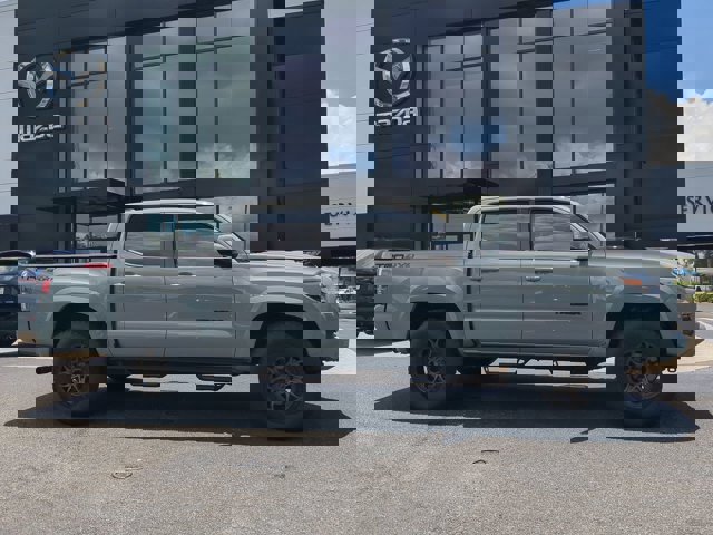 Vehicle image 4 of 27